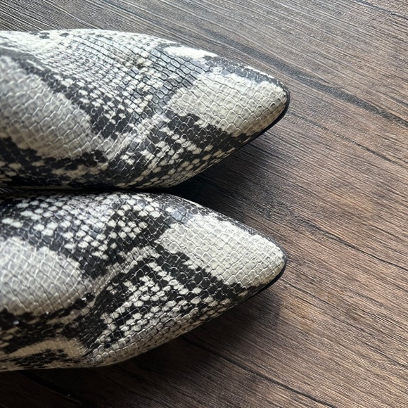 *MADDEN GIRL* Snake Print Dafni Booties Size 6.5 - Picture 7 of 10